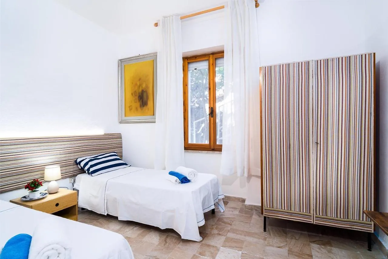 Casa Nella Roccia A Cala Gonone Apartment
